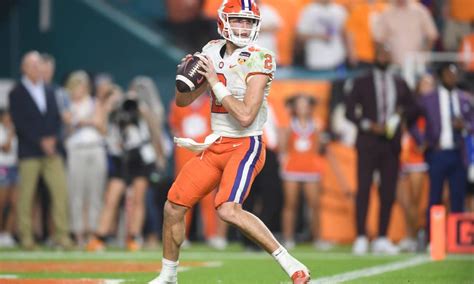 Sep 4, 2023 · Online/Streaming: ESPN, Hulu+ Live TV, YouTube TV Series history: The Tigers lead the all-time series 37-16-1. Clemson defeated Duke, 35-6, in 2018 at Memorial Stadium. Duke vs. Clemson betting ... 